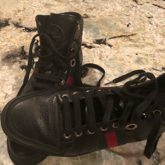 Gucci shoes! - Picture 1 of 2